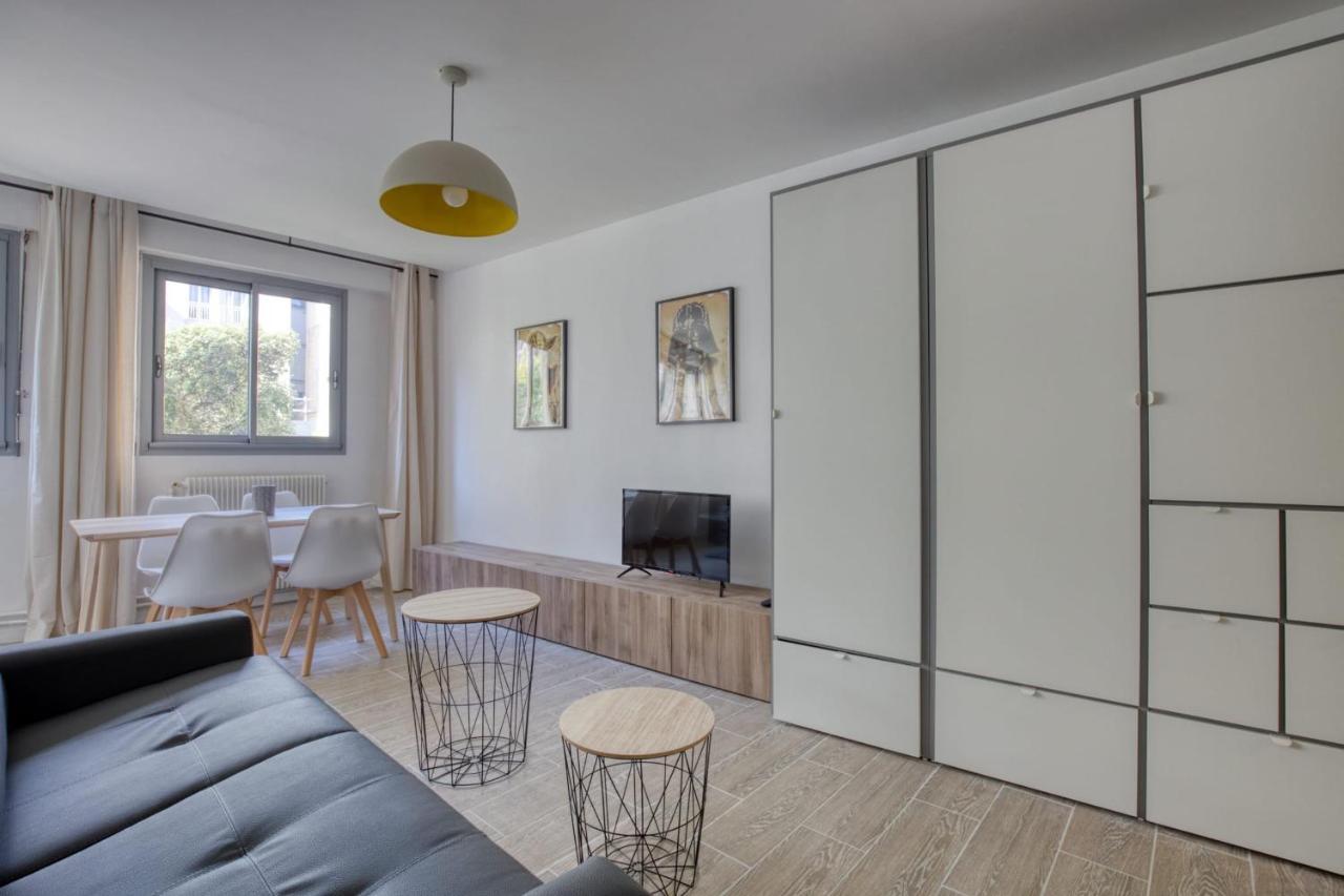 Charming Apartment In The Heart Of The 19Th Paris Luaran gambar