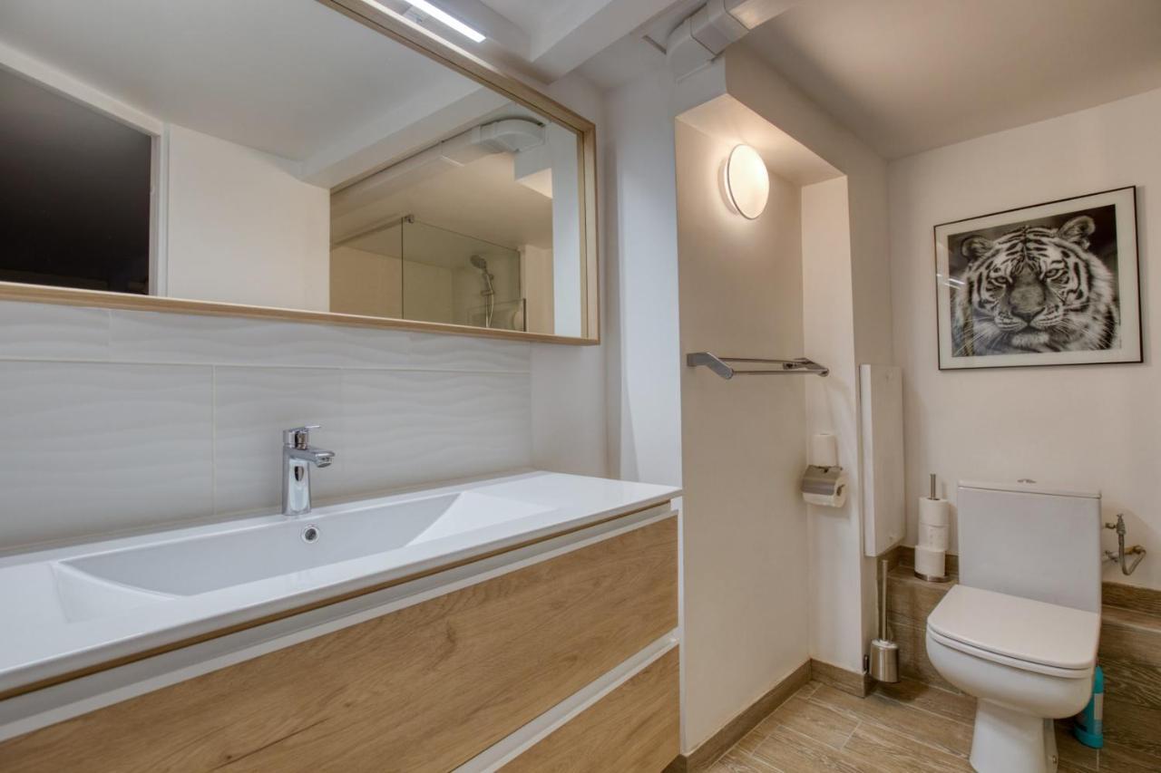 Charming Apartment In The Heart Of The 19Th Paris Luaran gambar